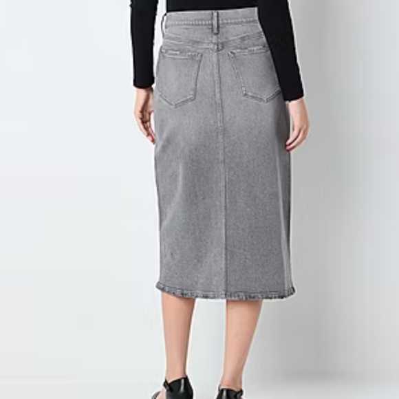 a.n.a Embellished Womens High Rise
Stretch Fabric Denim Skirt With Rhinestones - Picture 3 of 5